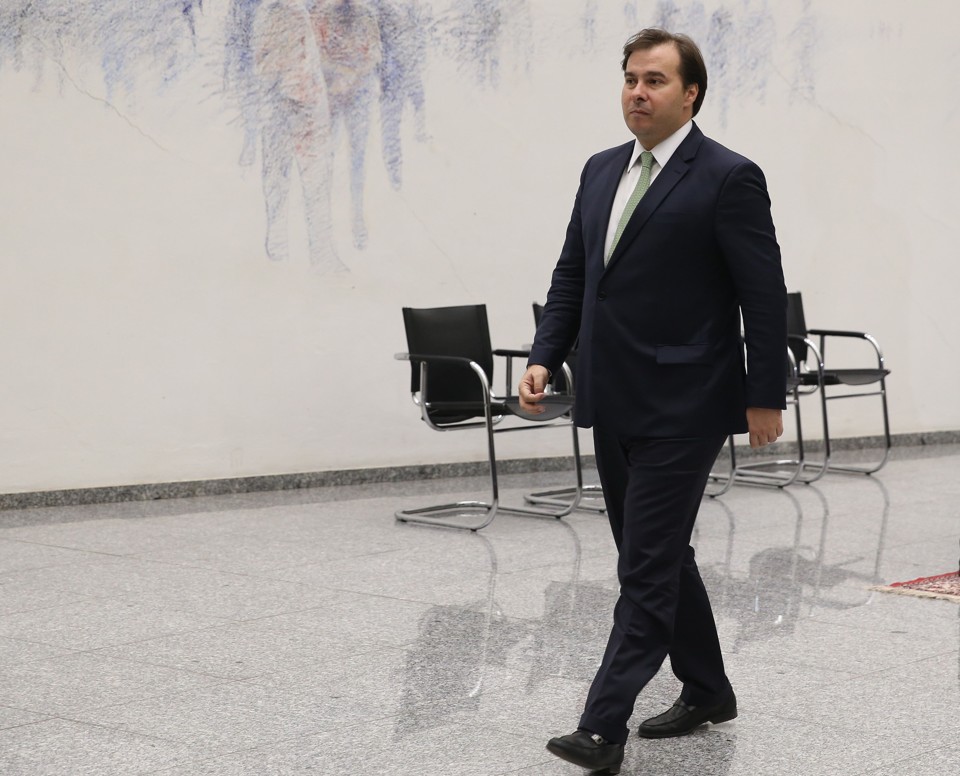 Lei com novas regras para crédito suplementar foi sancionada por Rodrigo Maia, que ocupa a Presidência da República na ausência de Michel Temer. | Valter Campanato/Agência Brasil