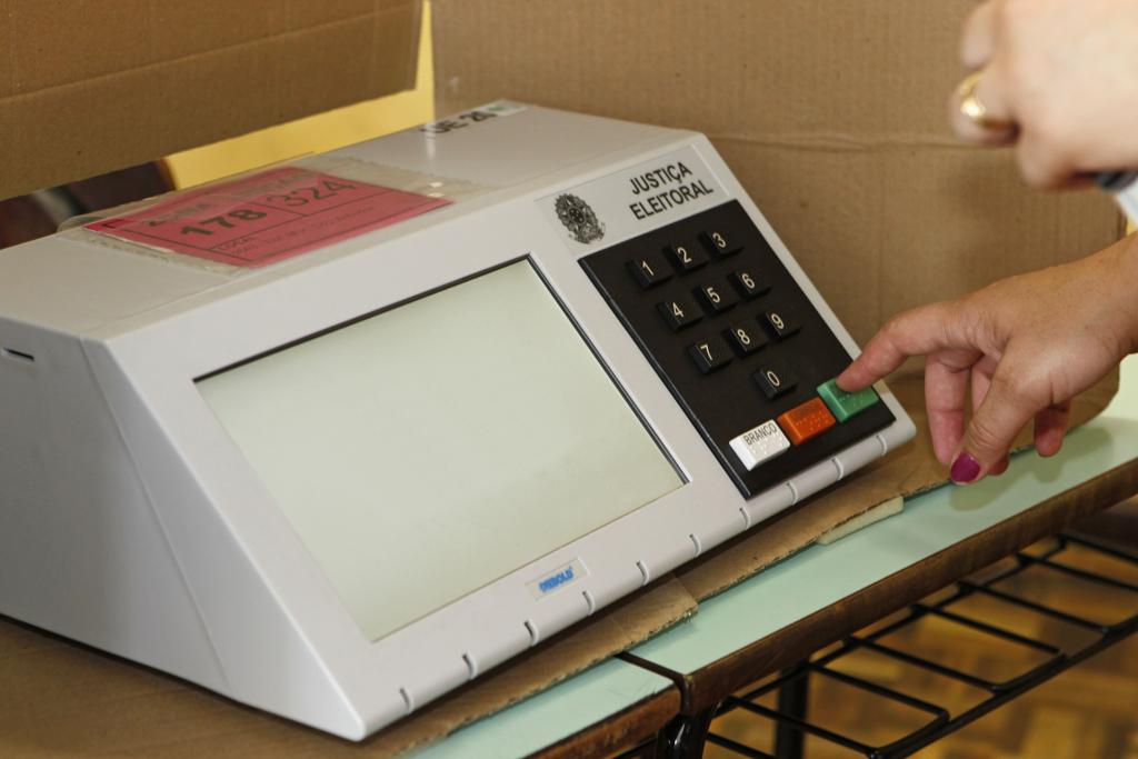 Legislação eleitoral impede que prisões de candidato sem flagrante sejam feitas no 15 dias que antecedem a abertura das urnas. | Antonio More/Gazeta do Povo