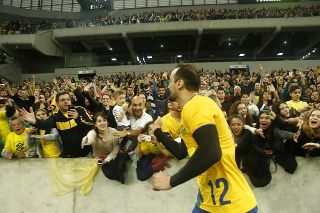 Lipe estava emocionado durante e depois da partida na Arena. | Marcelo Andrade/Gazeta do Povo