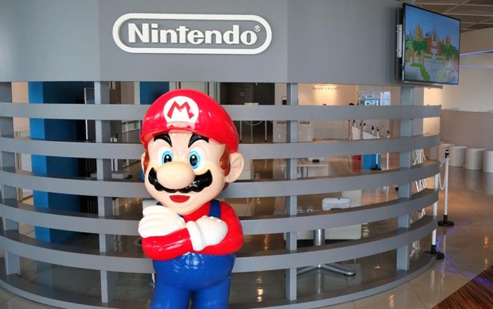 As ações da Nintendo estão em alta desde o lançamento, em julho passado, do Pokémon Go. | KAZUHIRO NOGI/AFP