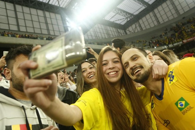 Lipe foi um dos mais festejados no jogo na Arena. | Marcelo Andrade/Gazeta do Povo
