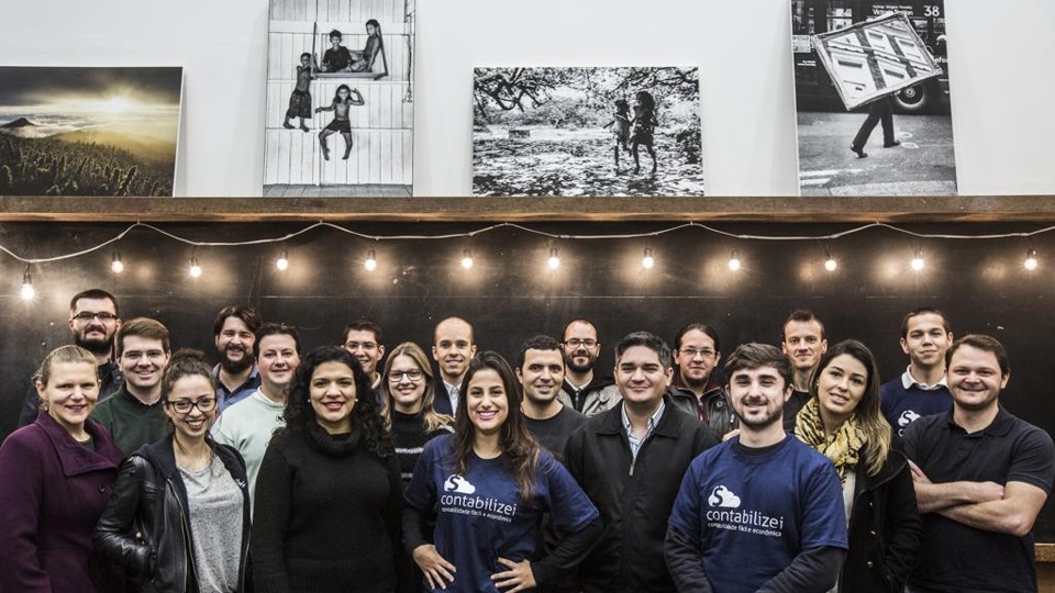 Parte da equipe de 70 pessoas da startup curitibana Contabilizei | Brunno Covello/Gazeta do Povo