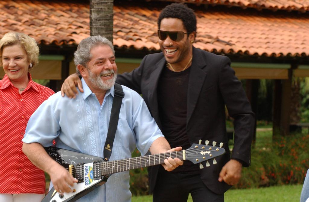 Lula, então presidente, recebeu o roqueiro norte-americano Lenny Kravitz em 2005. | José Cruz/Agência Brasil