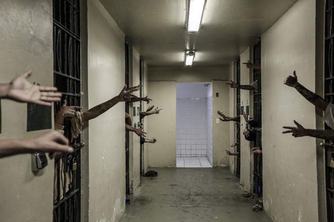 Os adolescentes do Cense Curitiba que estão sentenciados reclamaram da quantidade de comida que recebem e da falta de atividade. | Jonathan Campos/Gazeta do Povo