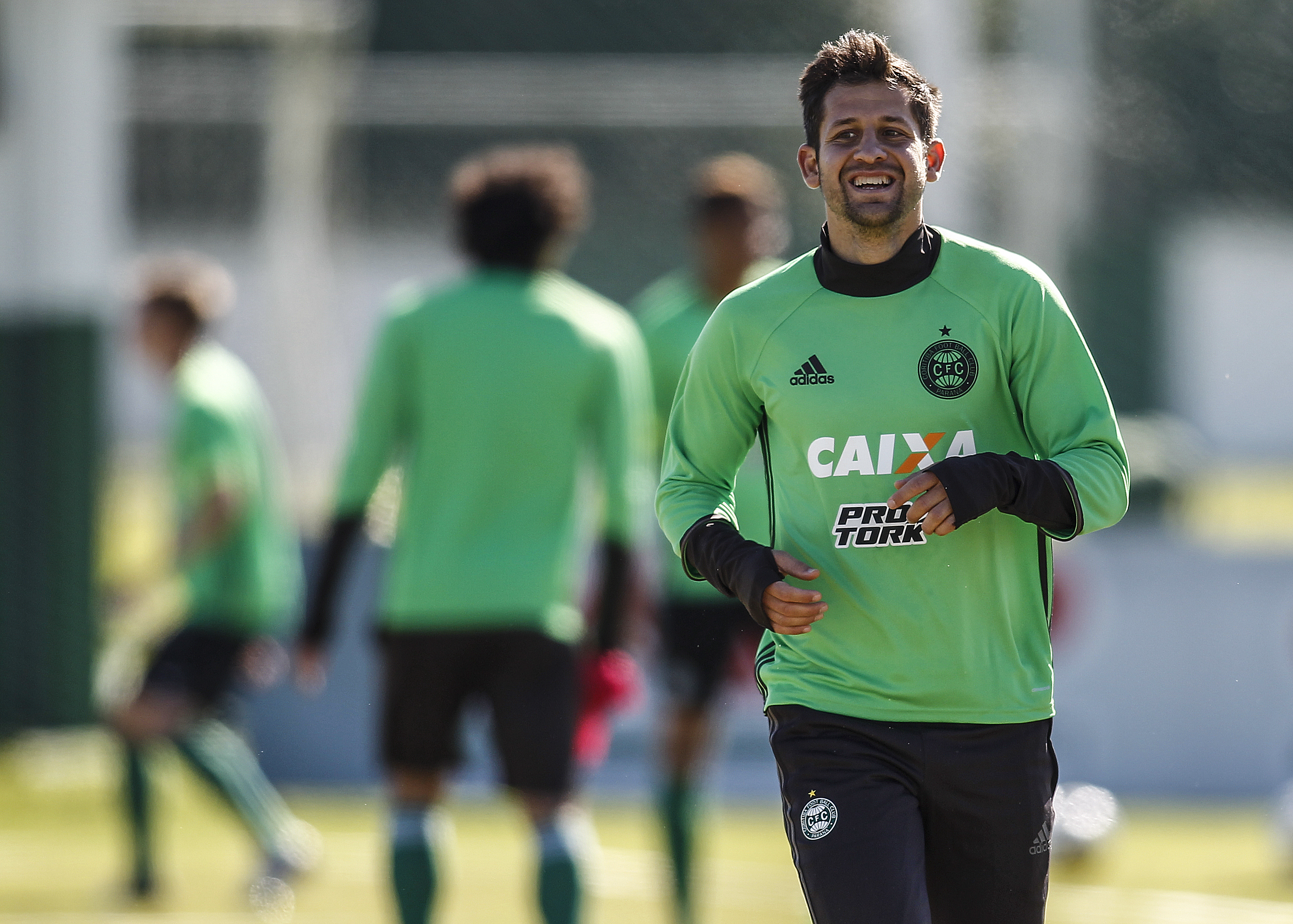 Há 90 dias afastado, por causa de uma lesão no joelho, González deve voltar contra o Grêmio. | Jonathan Campos/Gazeta do Povo