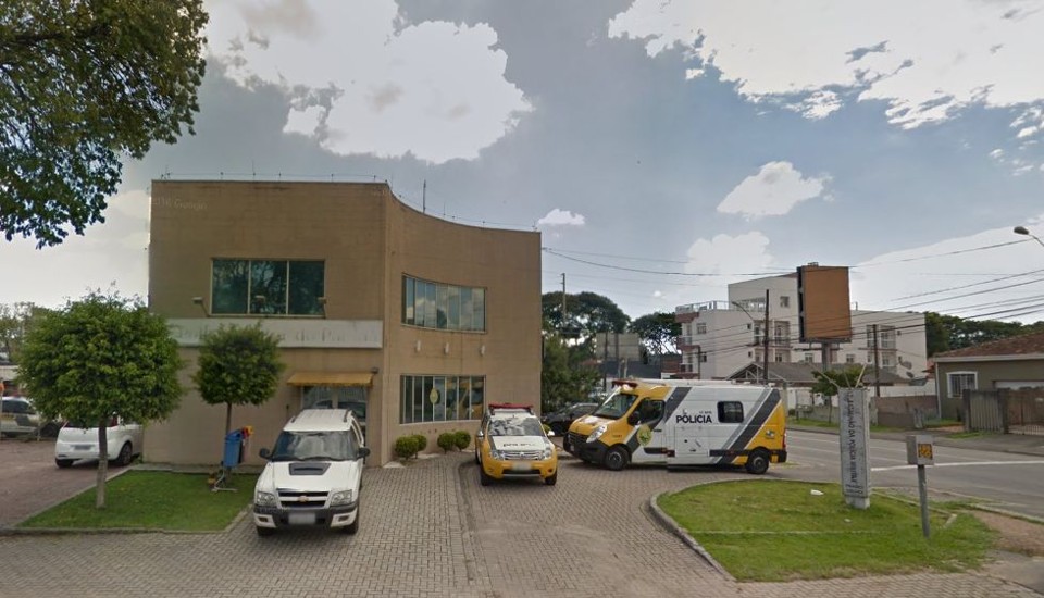 Trio tenta invadir sede da Polícia Militar em Curitiba e é recebido a tiros A assessoria de comunicação da Policia Militar divulgou nota informando que está investigando o caso | /Google Maps