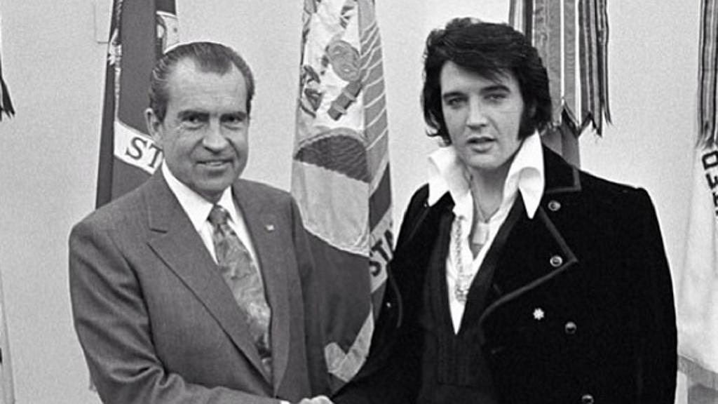Encontro entre Elvis e Nixon na Casa Branca, em 1970 | Arquivo nacional americano