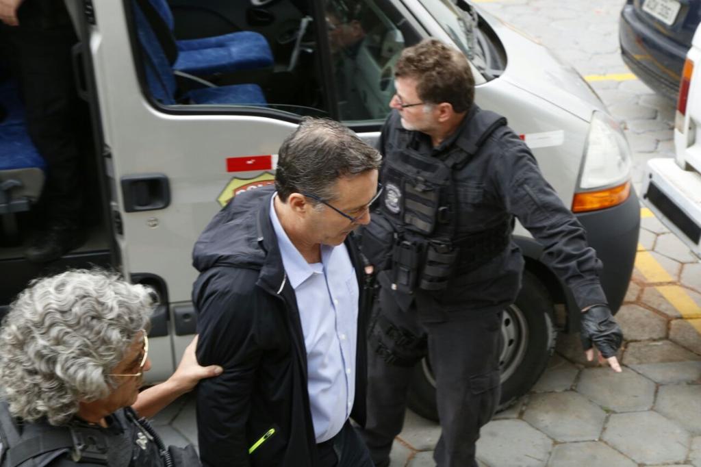 Luiz Eduardo Carneiro, CEO da OSX, na chegada ao IML. | Átila Alberti/ Tribuna do Paraná