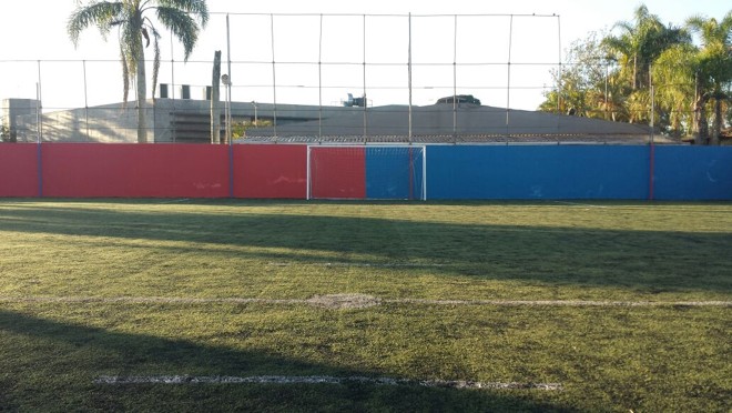 Quadra de grama sintética já foi arrendada para terceiros. | Gazeta do Povo