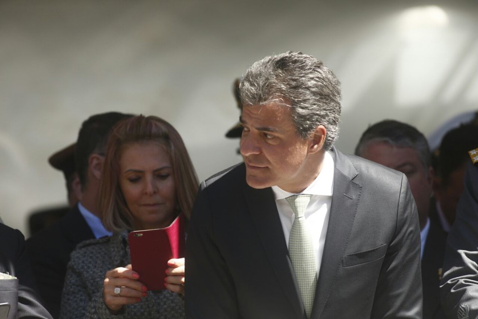 Governador Beto Richa acompanha o desfile de Sete de Setembro na  Cãndido de Abreu, em Curitiba. | Marcelo Andrade/Gazeta do Povo