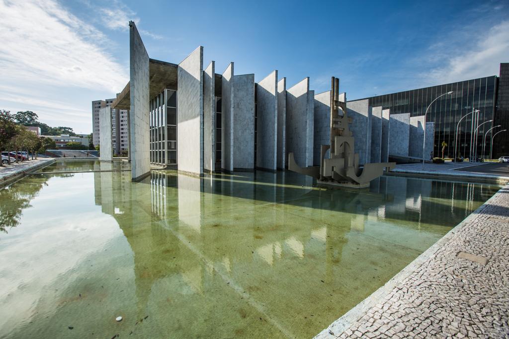 O prédio do Tribunal de Contas do Paraná | Brunno Covello/Gazeta do Povo/Arquivo