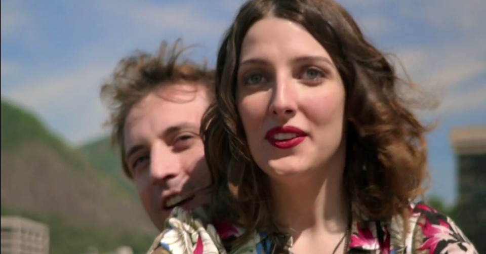 Gregório Duvivier  e Clarice Falcão fazem par romântico no filme “Desculpe o Transtorno” | /Divulgação