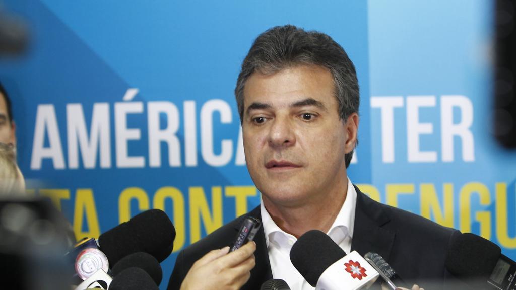 Beto Richa (PSDB) apoia a candidatura de Rafael Greca (PMN) à prefeitura de Curitiba. | Antônio More/Gazeta do Povo