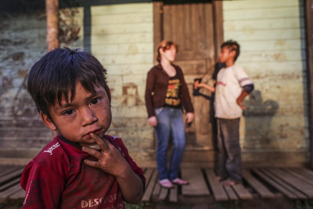 Índios da etnia Guarani, na Aldeia Araçaí, em Piraquara | Daniel Castellano/Gazeta do Povo