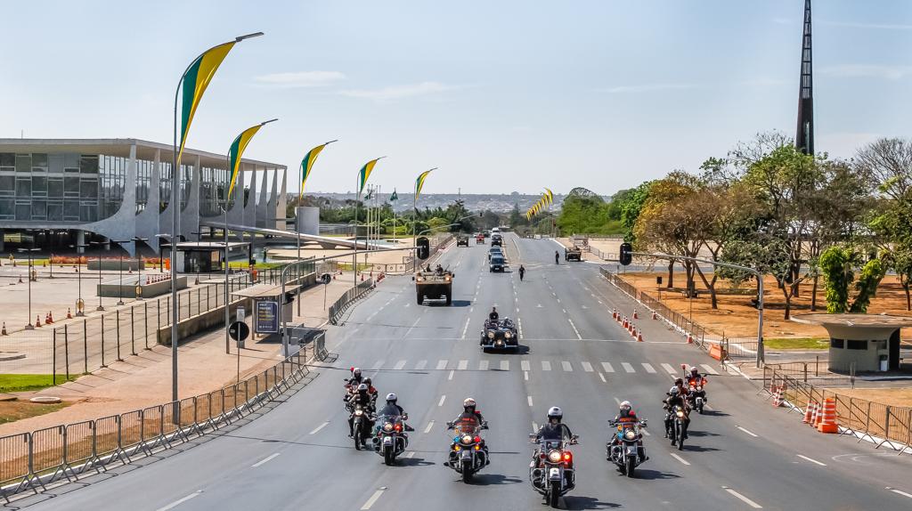 Treinamento para a solenidade do 7 de Setembro. Batedores motociclistas escoltam Rolls-Royce Silver Waite Presidencial | Rogério Melo/PR