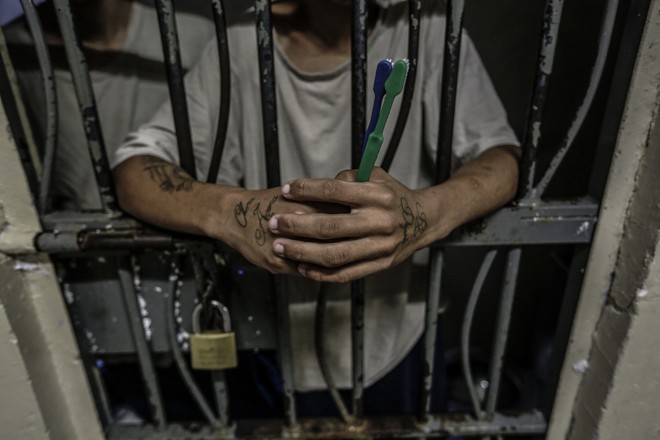 A situação precária dos sentenciados no Cense Curitiba causa reclamações diárias dos jovens. | Jonathan Campos/Gazeta do Povo