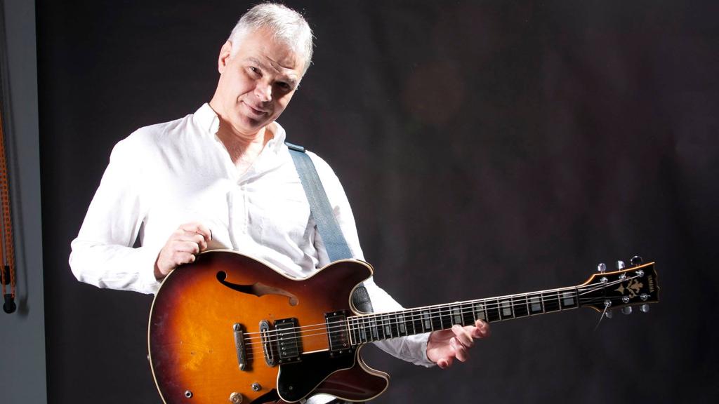 Atualmente dedicado ao jazz, o curitibano fez parte da Legião entre 1982 e 1983. | /Divulgação