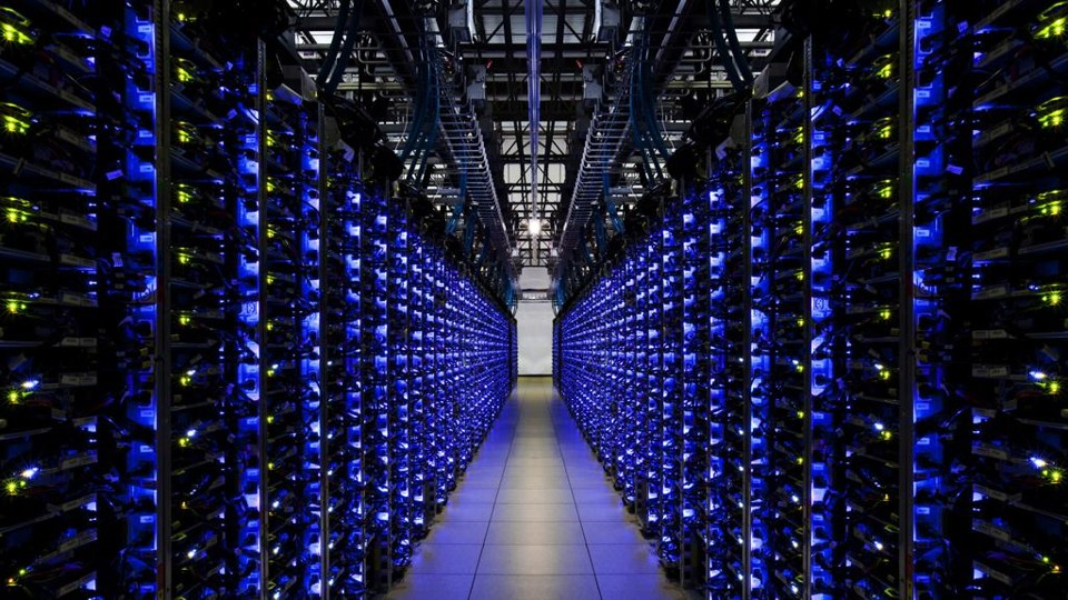 Google e Facebook se unem para construir cabo submarino gigante Data center do Google: cabo quer aumentar capacidade para tráfego de dados na internet | Google/Divulgação