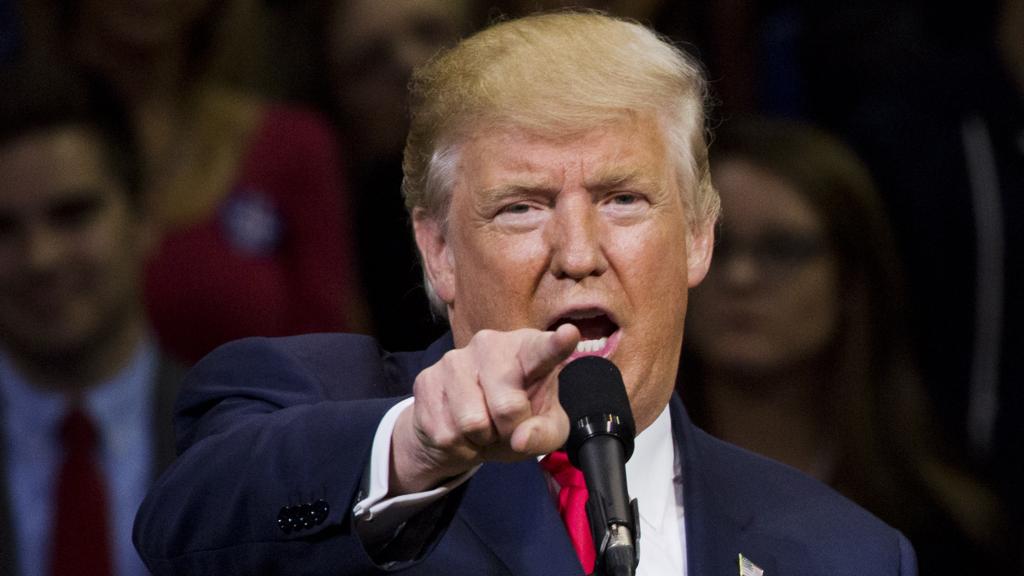 Donald Trump: não existiria Trump, o Político, se não tivesse antes existido Trump, o Astro da TV. Uma coisa gerou a outra. | DOMINICK REUTER/AFP