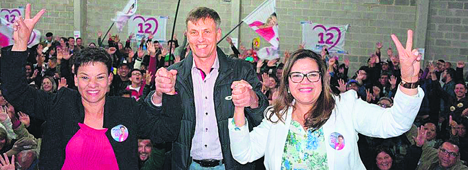 Marly Paulino (PDT) é a nova prefeita de Pinhais. Ela substitui, ao lado de Rosa Maria, o atual prefeito Luizão Goulart (PT). | Reprodução/Facebook