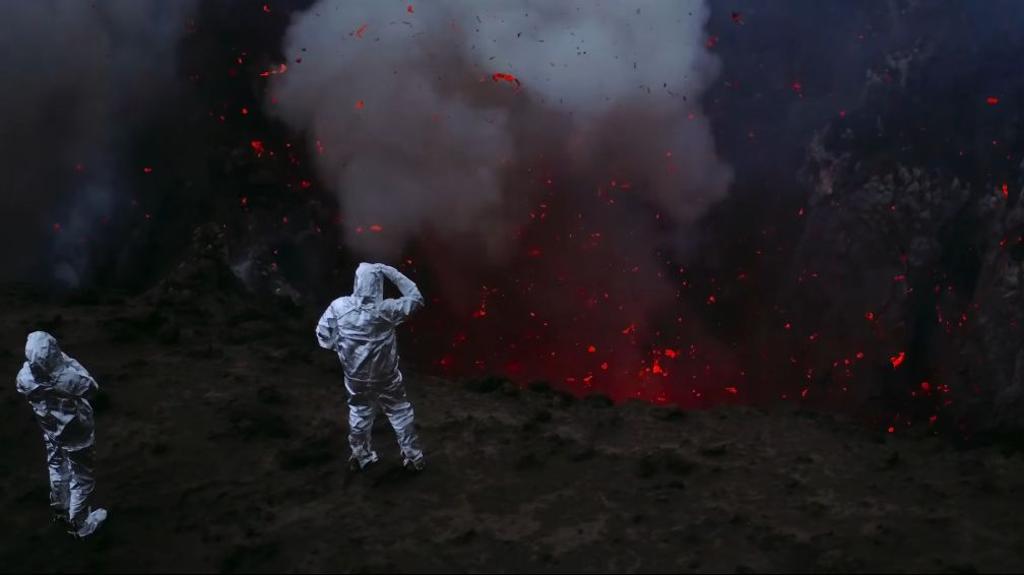 Imagem do trailer do documentário “Into the Inferno”. | Reprodução/YouTube