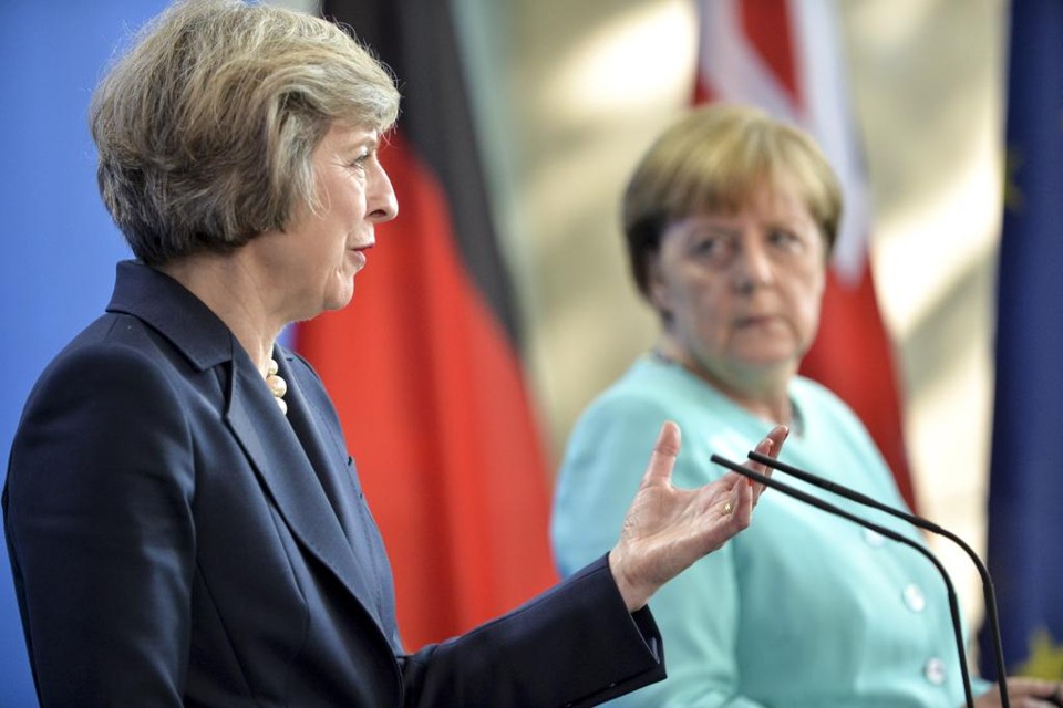 A primeira-ministra Theresa May ofereceu poucas pistas sobre sua estratégia apos a saída do Reino Unido da União Europeia. | Tom Evans/Crown Copyright