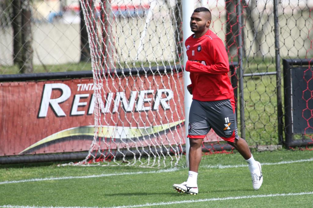 Nikão está próximo de voltar ao time do Atlético | Aniele Nascimento/Gazeta do Povo