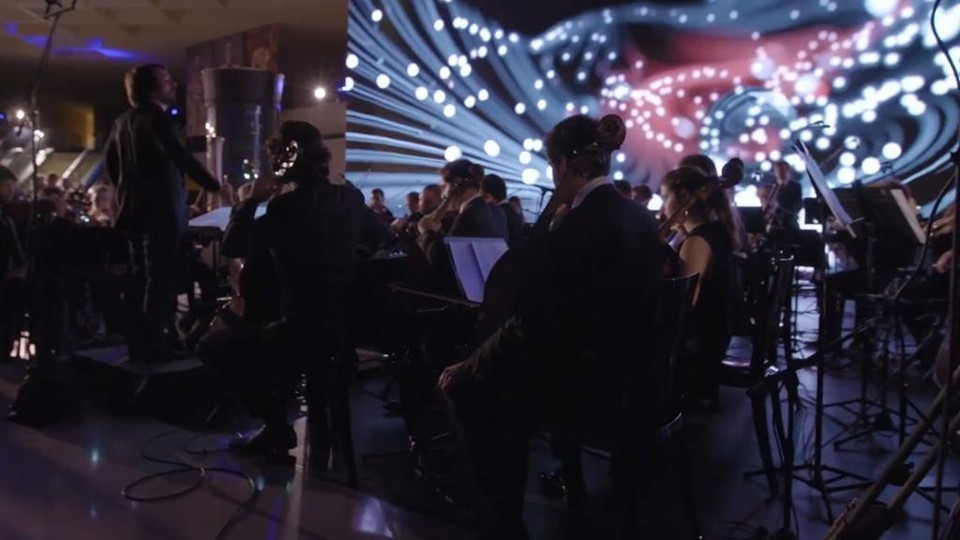 Orquestra executou a sinfonia encomendada pela Accenture no Museu do Louvre | Accenture/Divulgação