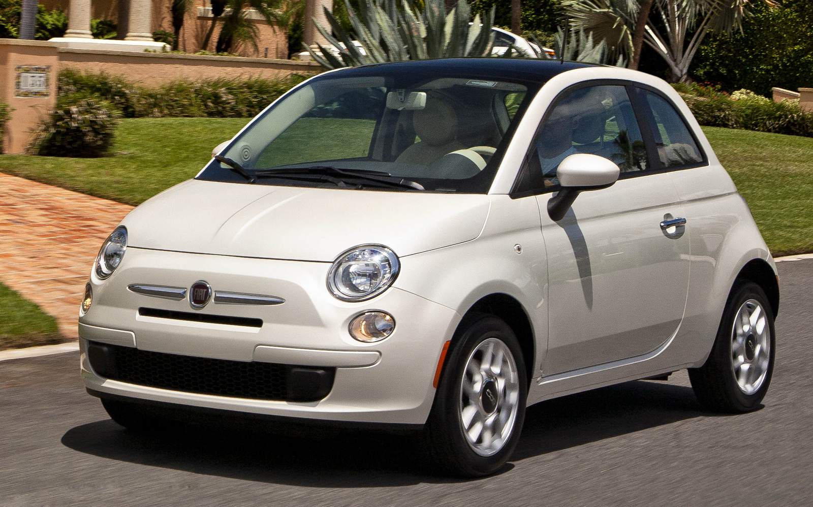 O Fiat 500 deixou de ser importado do México em 2015. As lojas vinham trabalhando apenas com estoques antigos. | Fiat/Divulgação