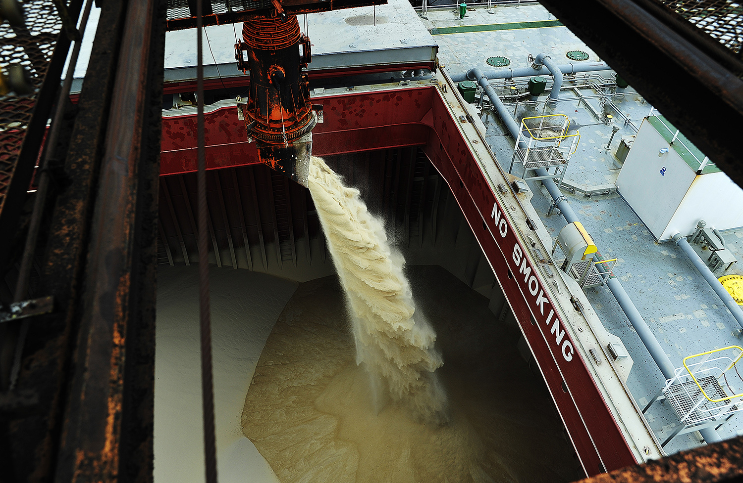 Neste ano, o Porto de Paranaguá registra um crescimento na movimentação de açúcar. São 23% de aumento em relação ao ano passado. | IvanBueno/