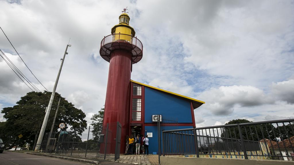 Faróis do Saber são obras icônicas ligadas a Rafael Greca (PMN). | Brunno Covello/Gazeta do Povo