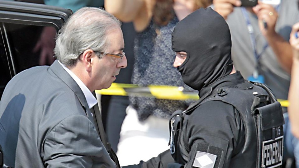 Cunha é levado ao IML para exame de corpo delito, em Curitiba | Albari Rosa/Gazeta do Povo