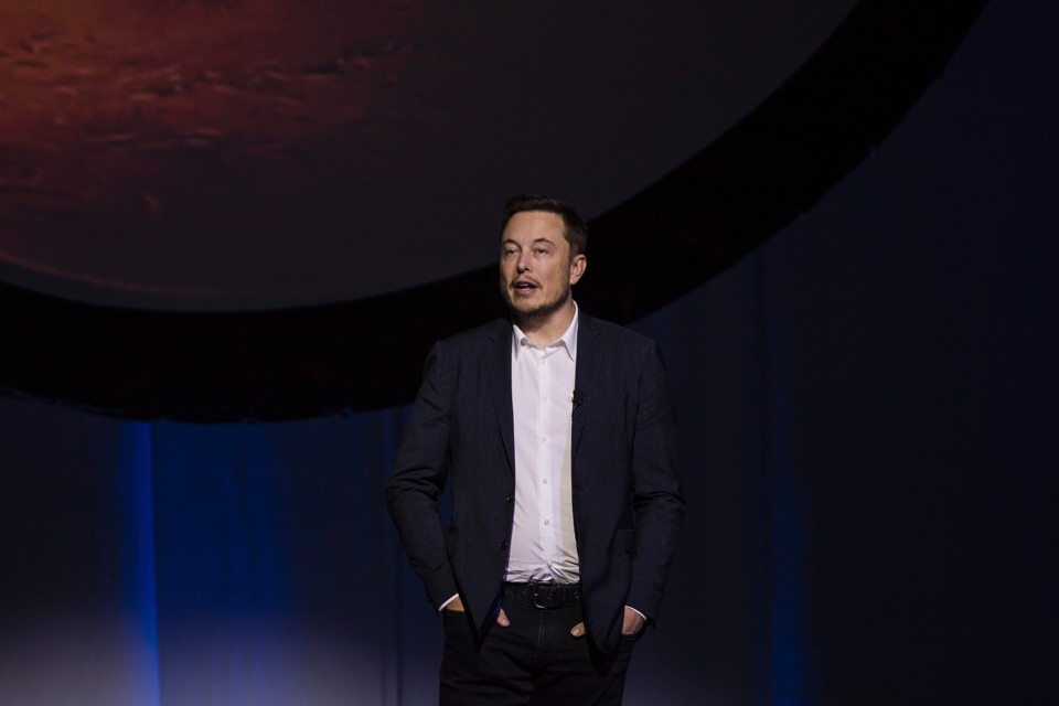 Musk apresenta seus planos para colonizar Marte: entre a admiração e o ceticismo. | HECTOR GUERRERO/AFP