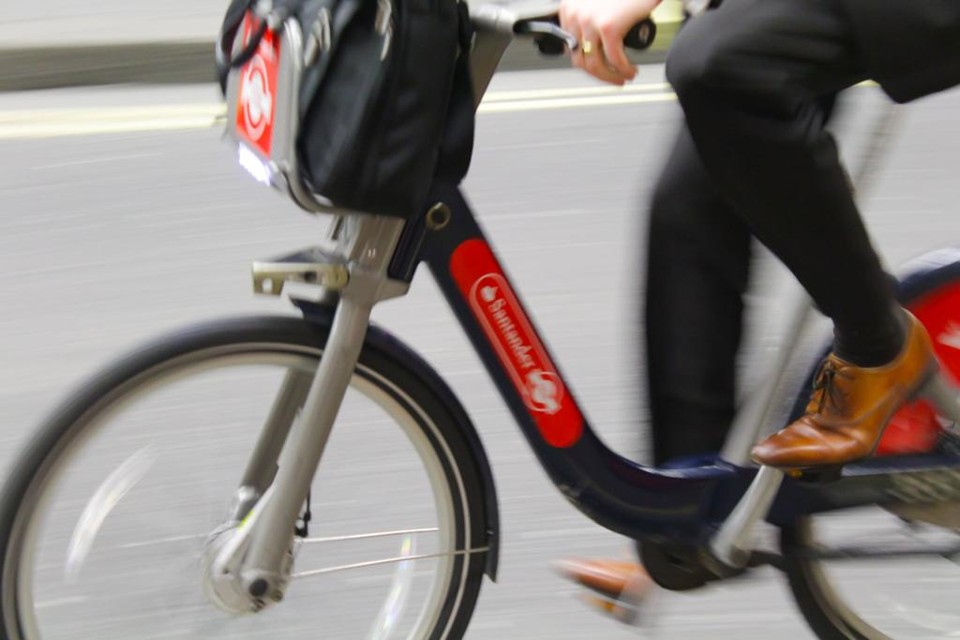 Os usuários do Santander Cycles ficam em média 30 a 60 minutos com a bike. Um novo app, vindo de Oxford,o Cycle.land chegou no último dia 10 a cinco cidades para mudar esse conceito. | Andrea Kambanis/Creative Commons