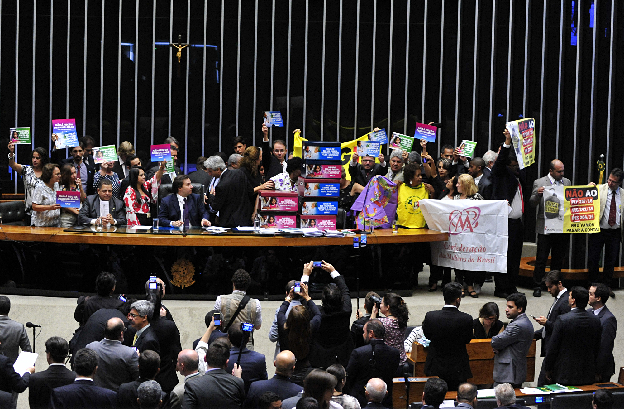 Plenário da Câmara foi alvo de protestos na votação da PEC do teto de gastos | Luis Macedo / Câmara dos Deputados