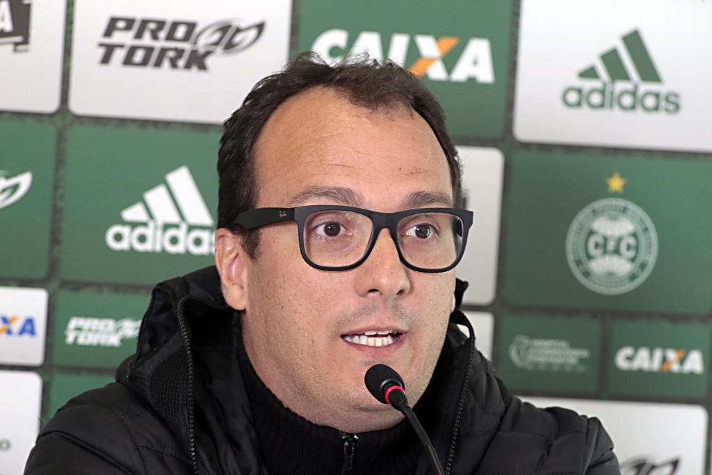 Alex Brasil foi um dos dirigentes a criticar abertamente a arbitragem do Brasileirão. | Albari Rosa/Gazeta do Povo
