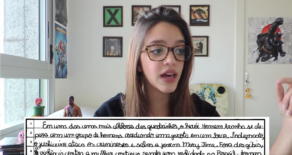 A estudante de História Débora Aladim,  ensina macetes de redação em um de seus vídeos: canal tem mais de 8 milhões de visualizações. | Reprodução/YouTube