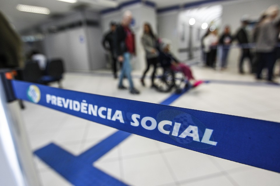Financeiras usam dados sigilosos para oferecer consignado a aposentados | Jonathan Campos/Gazeta do Povo