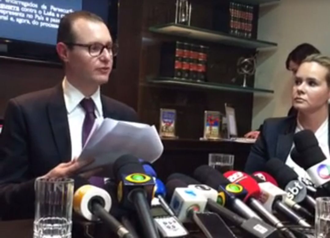 Entrevista com o advogado de Lula foi transmitida via Facebook | Reprodução/Facebook