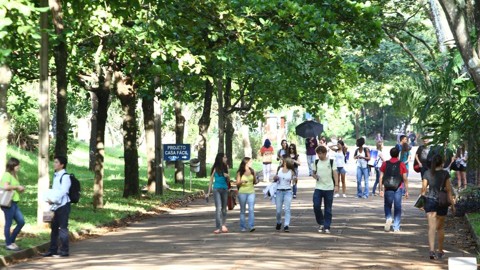 Greve cresce e mais três universidades estaduais decidem paralisar no Paraná UEL (na foto) e outras duas universidades param na segunda (17) por três dias | Gilberto Abelha/Gazeta do Povo
