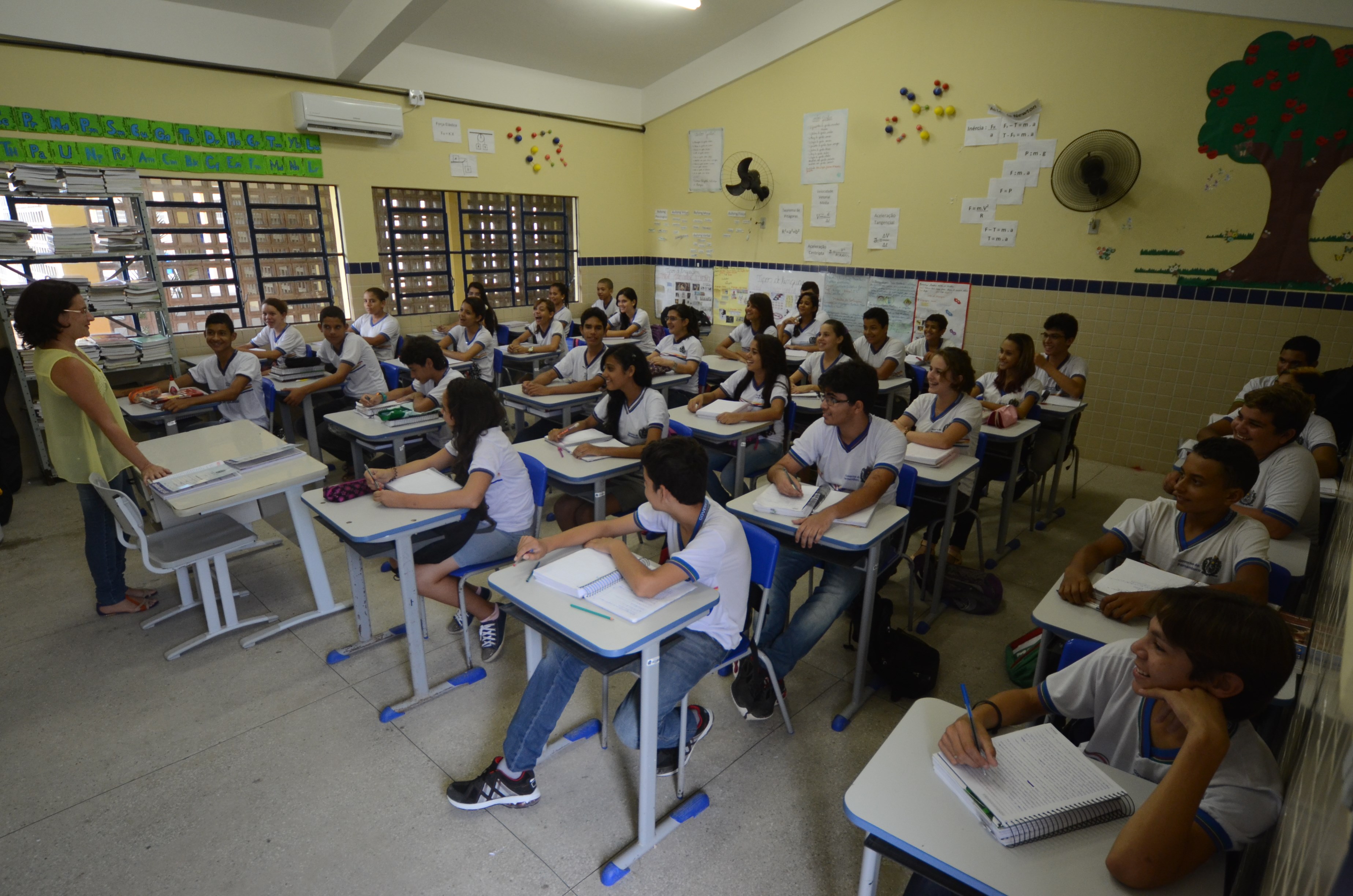 Os estudantes das escolas de tempo integral em Pernambuco permanecem 9h30 na instituição, com 8 horas de aulas e intervalos para café, almoço e lanche | Divulgação/Secretaria de Educação de Pernambuco