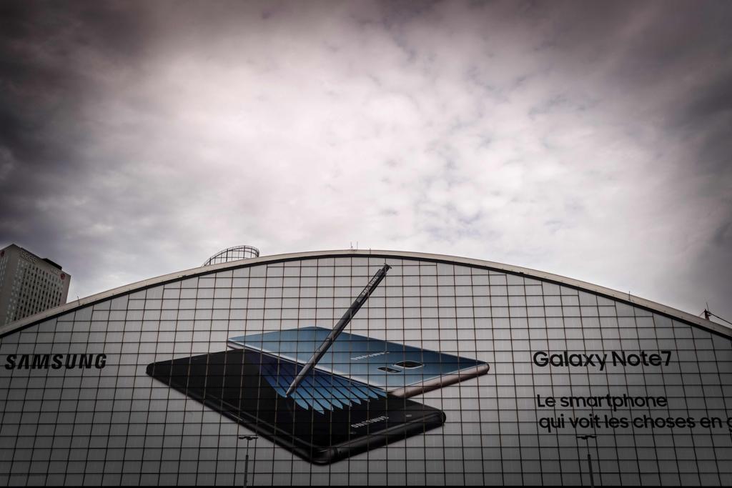 Autoridades consideram o dispositivo como potencial causador de incêndios. | LIONEL BONAVENTURE/AFP