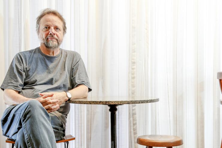 Ficcionista interessado em pessoas, Cristovão Tezza mostra a divisão do país em “A Tradutora”. | Hugo Harada/Gaezta do Povo