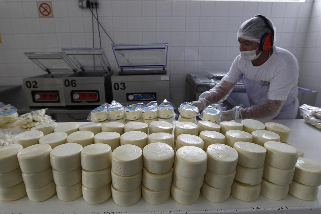 A Defesa comprará 125 tipos de alimentos, entre hortifruti, grãos, lácteos, café, suco, carnes, doces e panificados. | Jonathan Campos/Gazeta do Povo