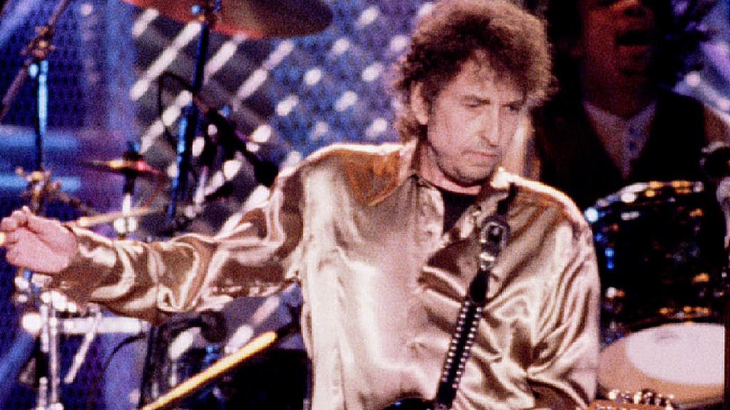 Bob Dylan se apresenta em Cleveland, Ohio (EUA). | Staff/Reuters