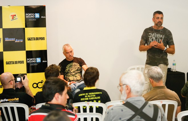 Pedro Colares (sentado) e César Mocelin (em pé), organizados do Brasil Motorcycle Show. | Central Press