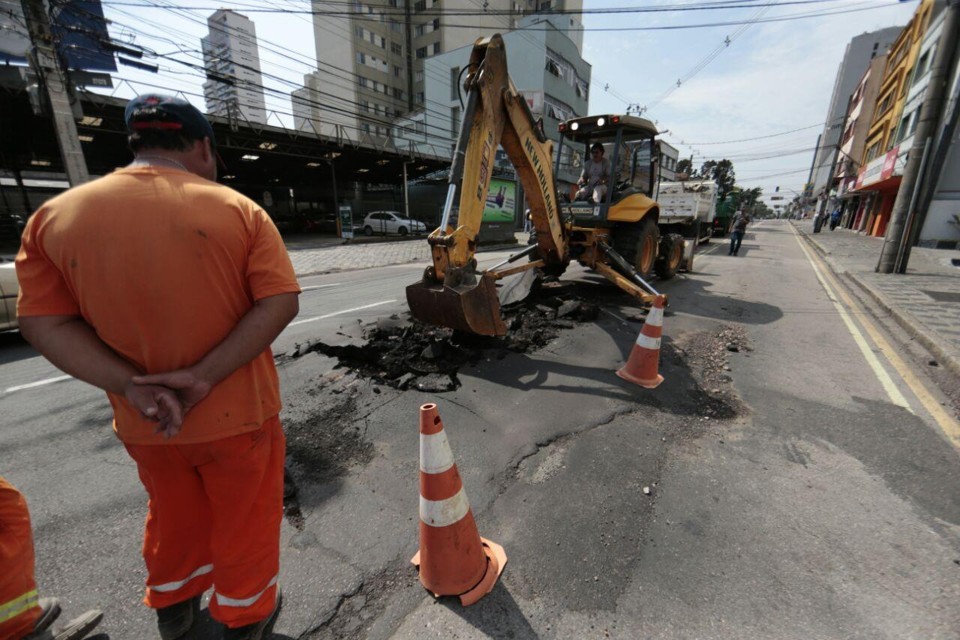 Obras na  Desembargador Westphalen | Albari  Rosa/Gazeta do Povo