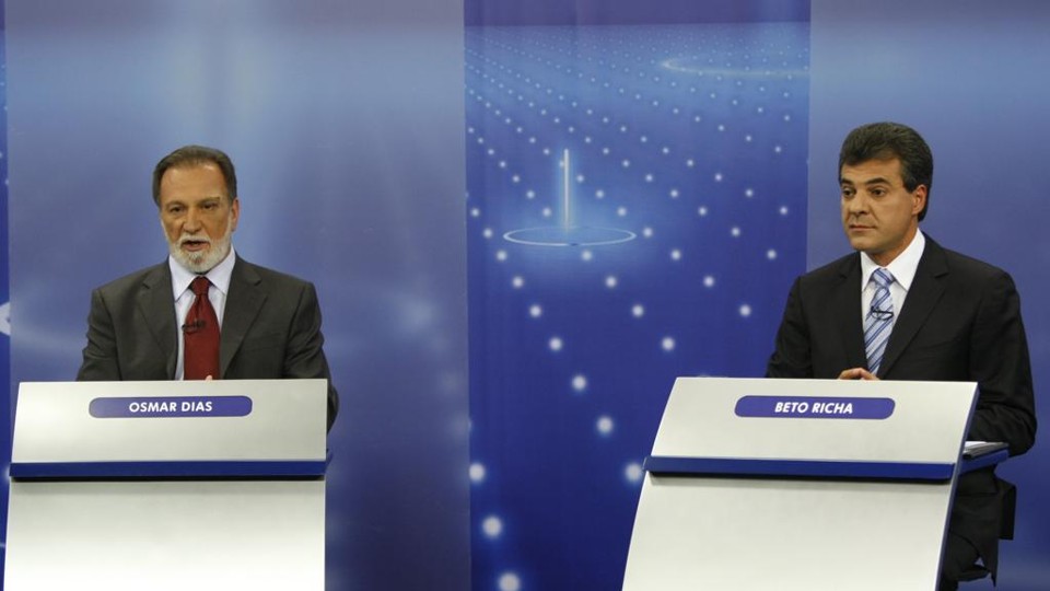 Aliados de Richa querem Osmar para o governo e tucano ao Senado em 2018 Osmar e Richa em debate para o governo em 2010. | Arquivo/Gazeta do Povo