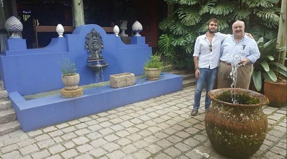 Foto da rede social de Greca mostra uma das peças que a prefeitura investiga se pertencia à Casa Klemtz | Reprodução/Facebook