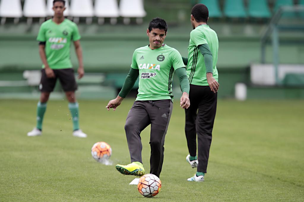 O lateral Benítez está de volta ao time do Coritiba no lugar de Dodô. | Albari Rosa/Gazeta do Povo